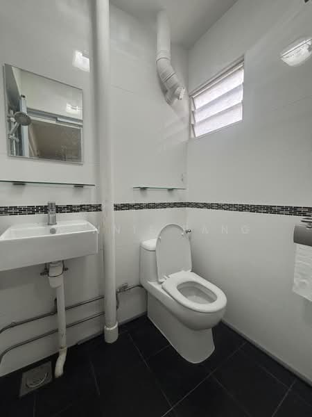 225 Ang Mo Kio Avenue 1, 225 Ang Mo Kio Avenue 1, Room Rental, 300 sqft, HDB Flat For Rent, by Winnie Pang, 500171029 - Bathroom - PropertyGuru.com.sg