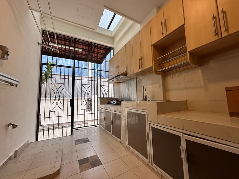 Rare Renovated Corner Terrace 5 Bed 4 Baths Seletar / YCK, , 5 Bedrooms, 3,594 sqft, Corner Terrace For Rent, by CD Sung, 500171034 - Kitchen - PropertyGuru.com.sg
