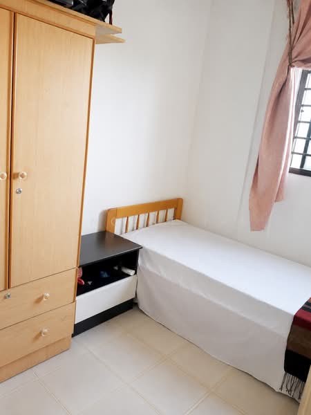 304 Shunfu Road, 304 Shunfu Road, Room Rental, 120 sqft, HDB Flat For Rent, by Vincent Tan 陈华峰, 500171036 - Small bedroom - PropertyGuru.com.sg