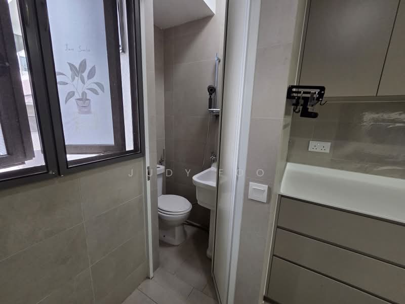 Vue 8 Residence, 99 Pasir Ris Heights, 4 Bedrooms, 1,313 sqft, Condominium For Rent, by Judy Foo, 500171045 - Utility Bathroom - PropertyGuru.com.sg