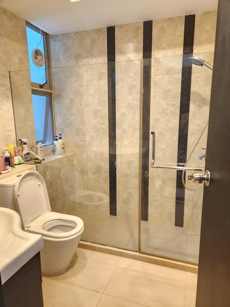 Eastwood Centre, 20 Eastwood Road, 2 Bedrooms, 926 sqft, Apartment For Rent, by Isma Seeneevassen, 500171058 - Bathroom - PropertyGuru.com.sg
