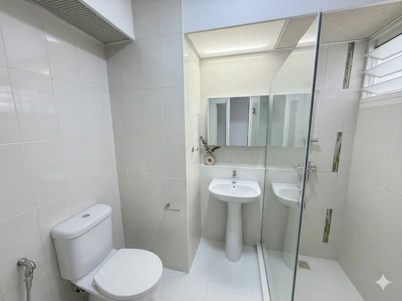 10A Boon Tiong Road, 10A Boon Tiong Road, 3 Bedrooms, 990 sqft, HDB Flat For Sale, by Eric Lim 林勇合, 500171071 - Bathroom - PropertyGuru.com.sg