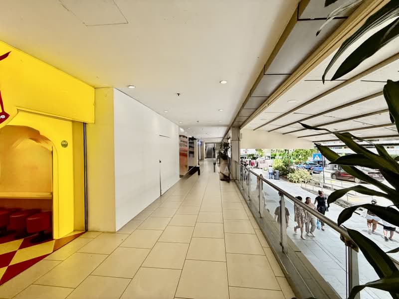 ☎️L1 Retail/F&B Space @ Orchard | Main Road/Taxi Stand Facing | High Footfall, , 884 sqft, Food & Beverage For Rent, by Sean Pang, 500171080 - Corridor - CommercialGuru.com.sg
