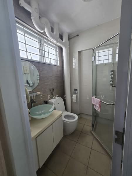 932 Jurong West Street 92, 932 Jurong West Street 92, 3 Bedrooms, 1,108 sqft, HDB Flat For Sale, by Theresa Lim, 500171086 - Bathroom - PropertyGuru.com.sg
