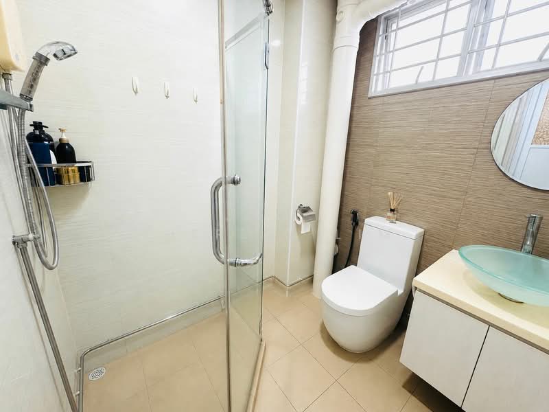 932 Jurong West Street 92, 932 Jurong West Street 92, 3 Bedrooms, 1,108 sqft, HDB Flat For Sale, by Theresa Lim, 500171086 - Bathroom - PropertyGuru.com.sg
