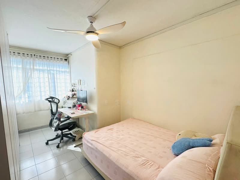 932 Jurong West Street 92, 932 Jurong West Street 92, 3 Bedrooms, 1,108 sqft, HDB Flat For Sale, by Theresa Lim, 500171086 - Bedroom - PropertyGuru.com.sg
