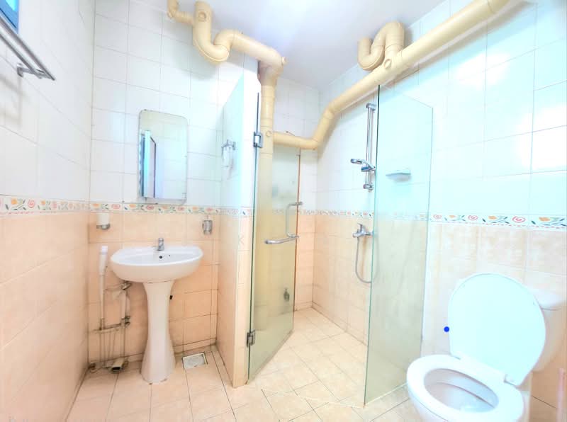 182 Edgefield Plains, 182 Edgefield Plains, 3 Bedrooms, 1,378 sqft, HDB Flat For Sale, by Jackson B., 500171092 - Bathroom - PropertyGuru.com.sg