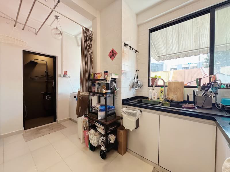 Joo Chiat Apartments, 293 Onan Road, 3 Bedrooms, 1,428 sqft, Apartment For Sale, by Gerri Teo 张蕙荧, 500171094 - Kitchen + Yard - PropertyGuru.com.sg