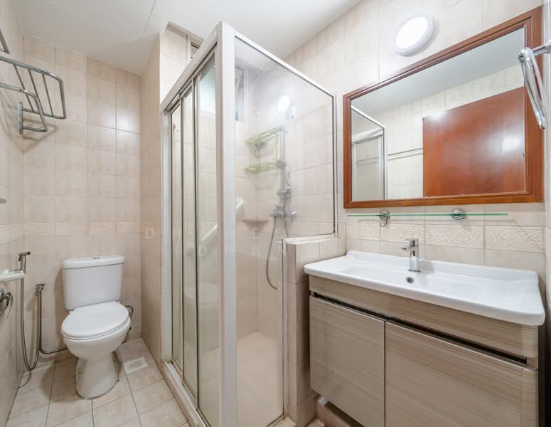 Seletar Springs Condominium, 100 Gerald Drive, 3 Bedrooms, 1,658 sqft, Condominium For Sale, by Dhaneswery (Dhanes), 500171097 - Bathroom - PropertyGuru.com.sg
