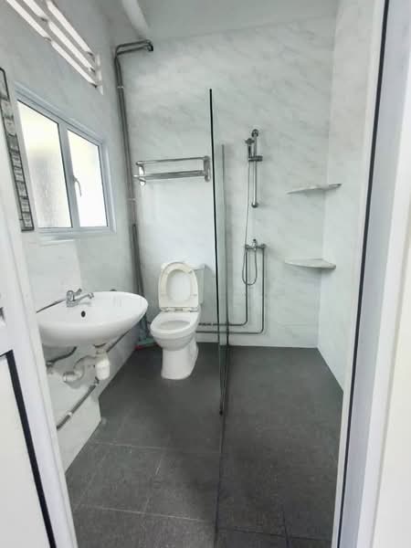 horne road, , Room Rental, 120 sqft, Walk-up Apartment For Rent, by Nick Lee, 500171106 - Bathroom - PropertyGuru.com.sg