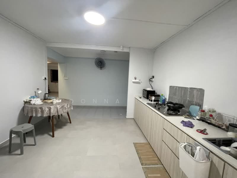 435 Hougang Avenue 8, 435 Hougang Avenue 8, Room Rental, 200 sqft, HDB Flat For Rent, by Donna Lwi, 500171116 - Kitchen - PropertyGuru.com.sg
