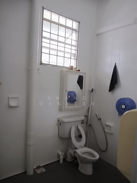 Nice Semi-D House for Sale, lengkong Dua, 4 Bedrooms, 3,000 sqft, Semi-Detached House For Sale, by Anand Ganesan, 500171118 - Bathroom - PropertyGuru.com.sg