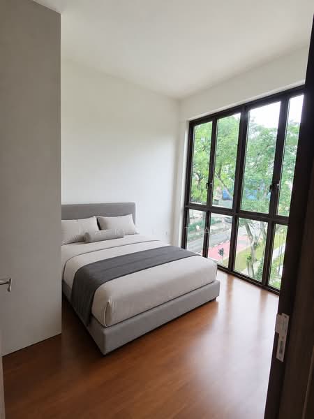 Parksuites, 18 Holland Grove Road, 2 Bedrooms, 786 sqft, Condominium For Sale, by Jarel Tay, 500171119 - Bedroom - PropertyGuru.com.sg