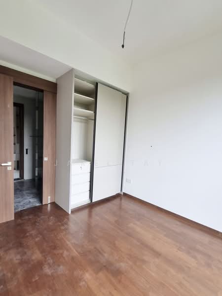 Parksuites, 18 Holland Grove Road, 2 Bedrooms, 786 sqft, Condominium For Sale, by Jarel Tay, 500171119 - Bedroom - PropertyGuru.com.sg