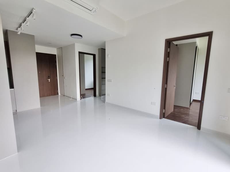 Parksuites, 18 Holland Grove Road, 2 Bedrooms, 786 sqft, Condominium For Sale, by Jarel Tay, 500171119 - Living Room - PropertyGuru.com.sg