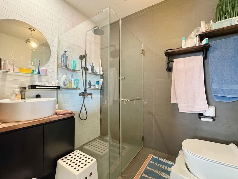 Joo Chiat Apartments, 495B Joo Chiat Road, 3 Bedrooms, 1,428 sqft, Apartment For Sale, by Jae Lim, 500171121 - Bathroom - PropertyGuru.com.sg