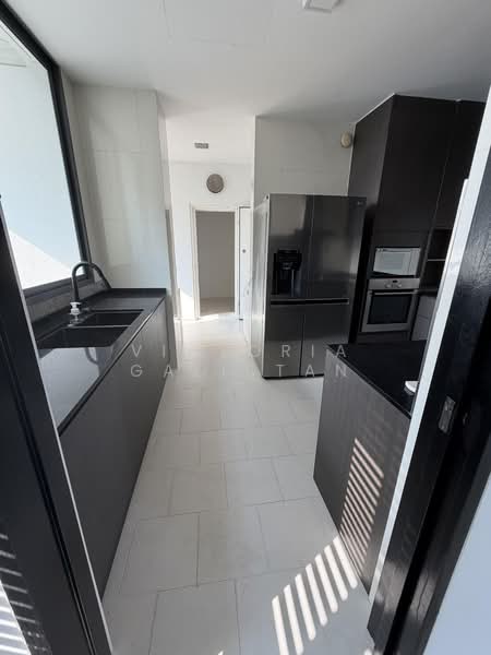 Rivergate, 93 Robertson Quay, 4 Bedrooms, 2,077 sqft, Condominium For Rent, by Victoria Galistan, 500171158 - Kitchen - PropertyGuru.com.sg