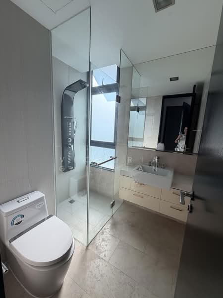Rivergate, 93 Robertson Quay, 4 Bedrooms, 2,077 sqft, Condominium For Rent, by Victoria Galistan, 500171158 - Bathroom - PropertyGuru.com.sg