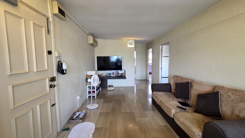 4 Queen's Road, 4 Queen's Road, 2 Bedrooms, 785 sqft, HDB Flat For Sale, by Francis Lee, 500171163 - Living Room - PropertyGuru.com.sg