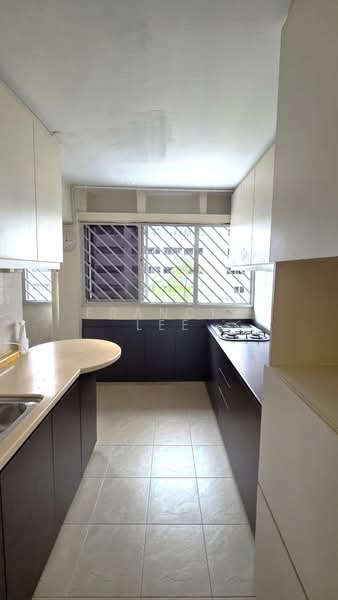4 Queen's Road, 4 Queen's Road, 2 Bedrooms, 785 sqft, HDB Flat For Sale, by Francis Lee, 500171163 - Kitchen - PropertyGuru.com.sg