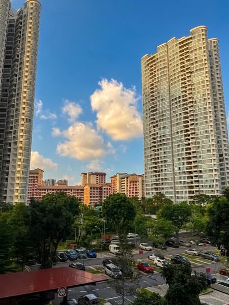 241 Bishan Street 22, 241 Bishan Street 22, 3 Bedrooms, 1,227 sqft, HDB Flat For Sale, by James Yeo, 500171168 - Exterior - PropertyGuru.com.sg