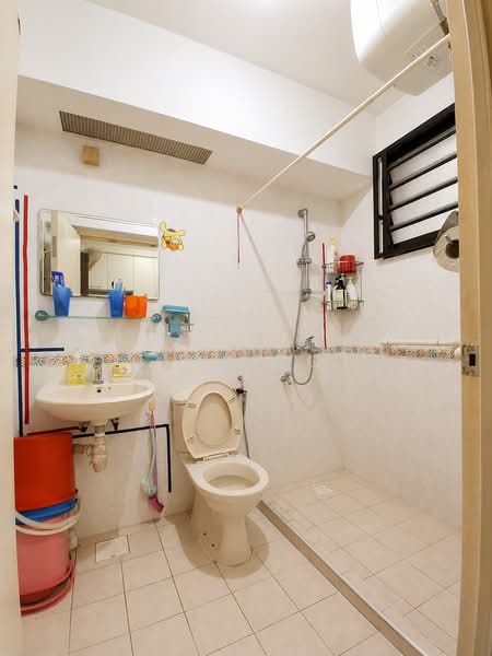 482 Admiralty Link, 482 Admiralty Link, Room Rental, 100 sqft, HDB Flat For Rent, by JOE NG, 500171188 - Bathroom - PropertyGuru.com.sg