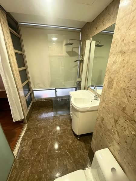Sunville, 20 Saint Michael's Road, 3 Bedrooms, 1,152 sqft, Apartment For Sale, by Jun Hui LER, 500171211 - Bathroom - PropertyGuru.com.sg