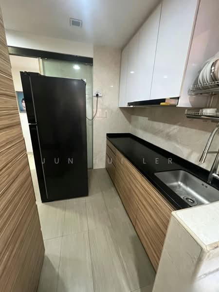 Sunville, 20 Saint Michael's Road, 3 Bedrooms, 1,152 sqft, Apartment For Sale, by Jun Hui LER, 500171211 - Kitchen - PropertyGuru.com.sg