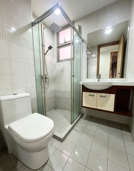 Sunville, 20 Saint Michael's Road, 3 Bedrooms, 1,152 sqft, Apartment For Sale, by Jun Hui LER, 500171211 - Bathroom - PropertyGuru.com.sg