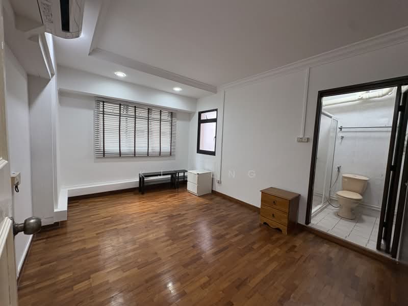 327 Sembawang Crescent, 327 Sembawang Crescent, 3 Bedrooms, 1,087 sqft, HDB Flat For Rent, by KJ Heng, 500171213 - Master Bedroom - PropertyGuru.com.sg