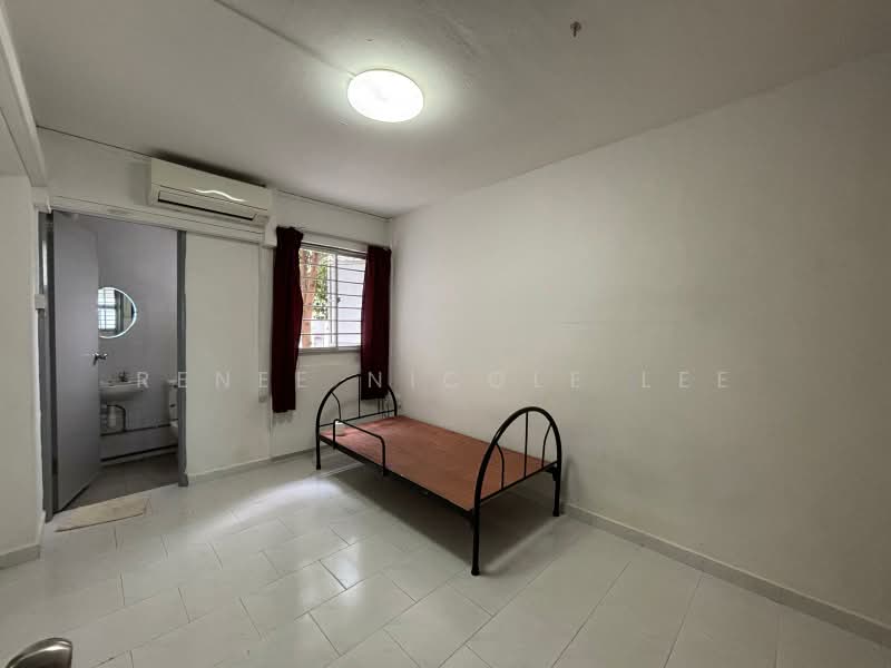 342 Ubi Avenue 1, 342 Ubi Avenue 1, 2 Bedrooms, 800 sqft, HDB Flat For Rent, by Renee Nicole Lee, 500171220 - Bedroom - PropertyGuru.com.sg