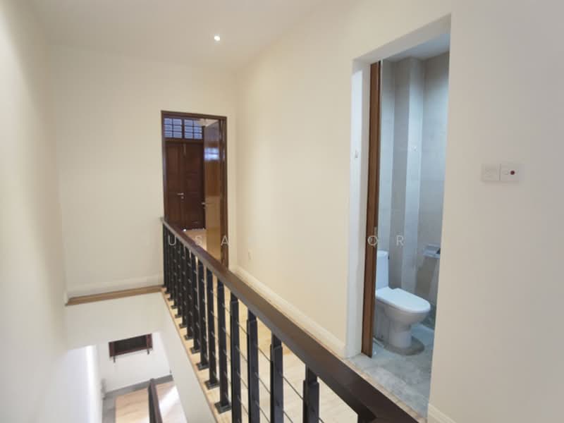 Dream Cairnhill Conservation 4+2 Near ACS Junior / Newton MRT, Cairnhill Road, 4 Bedrooms, 4,100 sqft, Conservation House For Rent, by Susan Prior, 500171226 - Corridor - PropertyGuru.com.sg