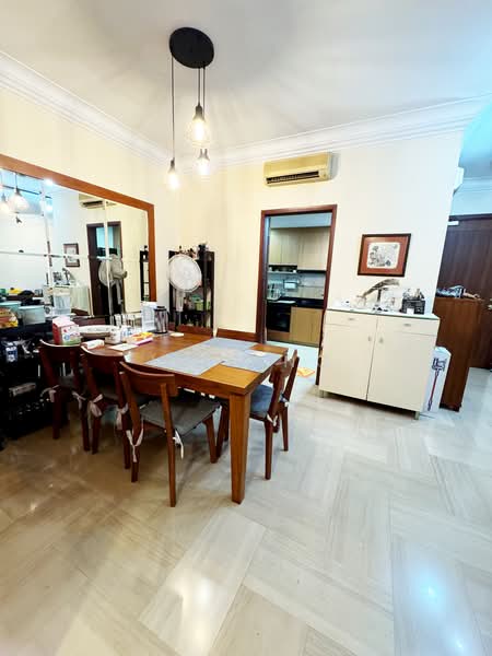 East Meadows, 30 Tanah Merah Kechil Road, 3 Bedrooms, 1,356 sqft, Condominium For Sale, by Iris Ng, 500171237 - Dining Room - PropertyGuru.com.sg