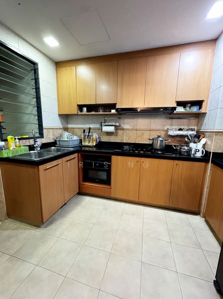 East Meadows, 30 Tanah Merah Kechil Road, 3 Bedrooms, 1,356 sqft, Condominium For Sale, by Iris Ng, 500171237 - Kitchen - PropertyGuru.com.sg