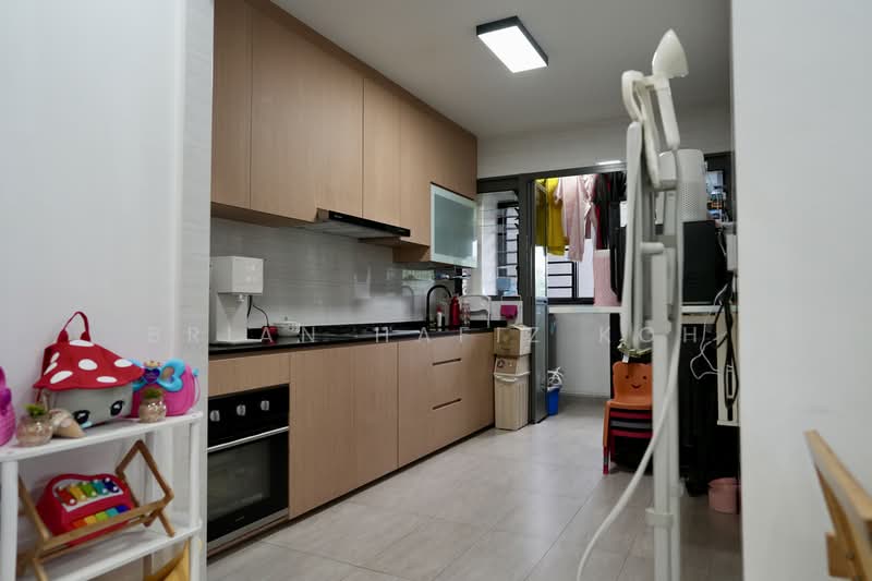 478B Yishun Street 44, 478B Yishun Street 44, 3 Bedrooms, 1,001 sqft, HDB Flat For Sale, by Brian Hafiz Koh, 500171262 - Kitchen - PropertyGuru.com.sg