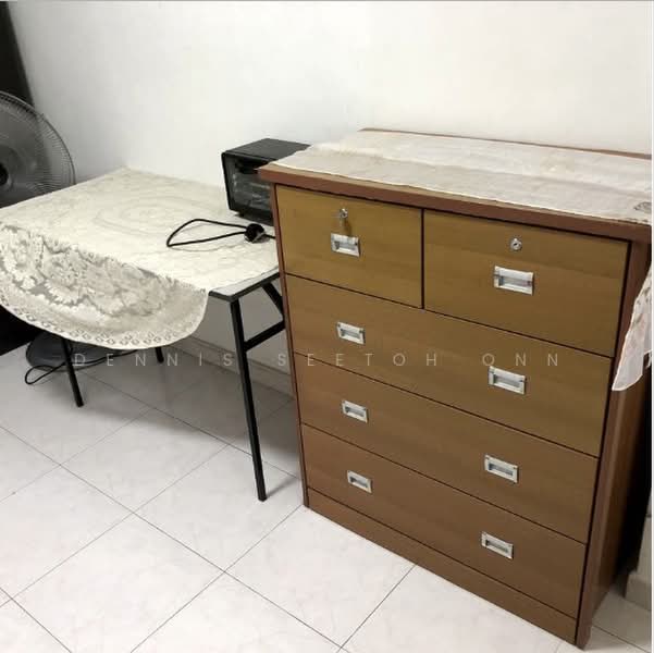 688 Jurong West Central 1, 688 Jurong West Central 1, Room Rental, 125 sqft, HDB Flat For Rent, by Dennis Seetoh Onn, 500171271 - Chest of drawers - PropertyGuru.com.sg