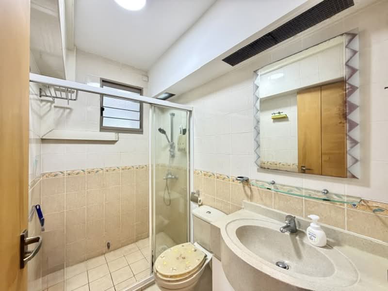 165B Punggol Central, 165B Punggol Central, 3 Bedrooms, 1,227 sqft, HDB Flat For Sale, by Alex Ng, 500171281 - Bathroom - PropertyGuru.com.sg