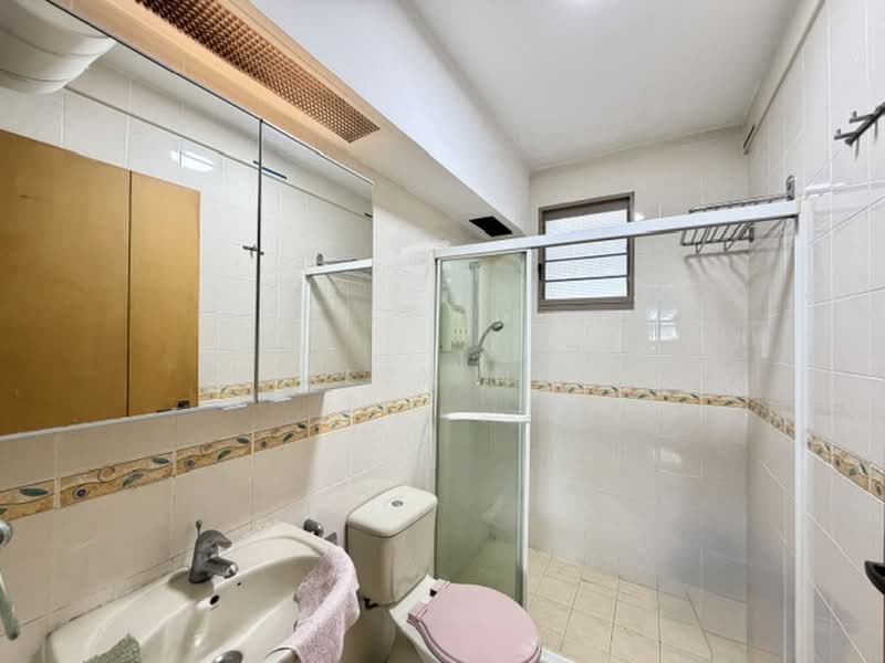 165B Punggol Central, 165B Punggol Central, 3 Bedrooms, 1,227 sqft, HDB Flat For Sale, by Alex Ng, 500171281 - Bathroom - PropertyGuru.com.sg