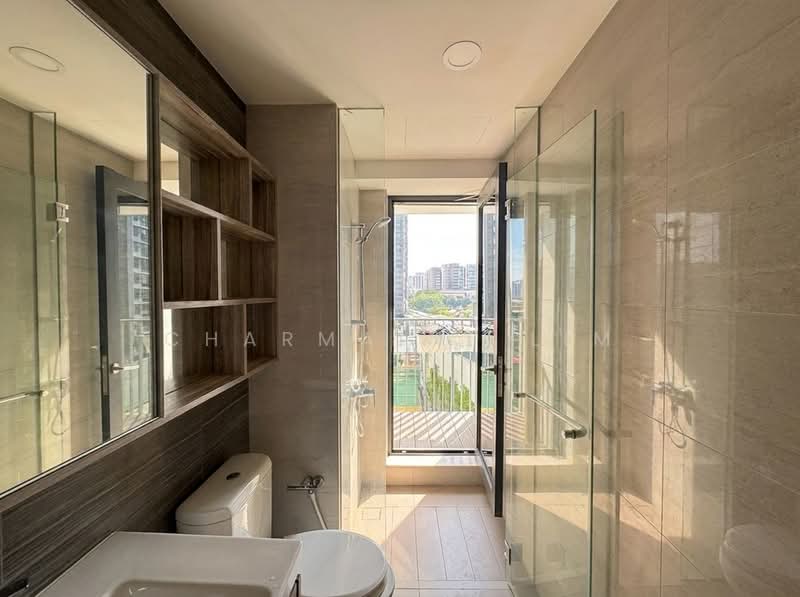 Coco Palms, 21 Pasir Ris Grove, 2 Bedrooms, 753 sqft, Condominium For Sale, by Charmaine Lim, 500171286 - Bathroom - PropertyGuru.com.sg
