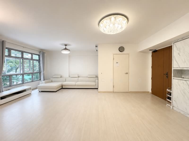 815B Choa Chu Kang Avenue 7, 815B Choa Chu Kang Avenue 7, 3 Bedrooms, 1,216 sqft, HDB Flat For Sale, by Anthea Chang, 500171287 - Living Room - PropertyGuru.com.sg