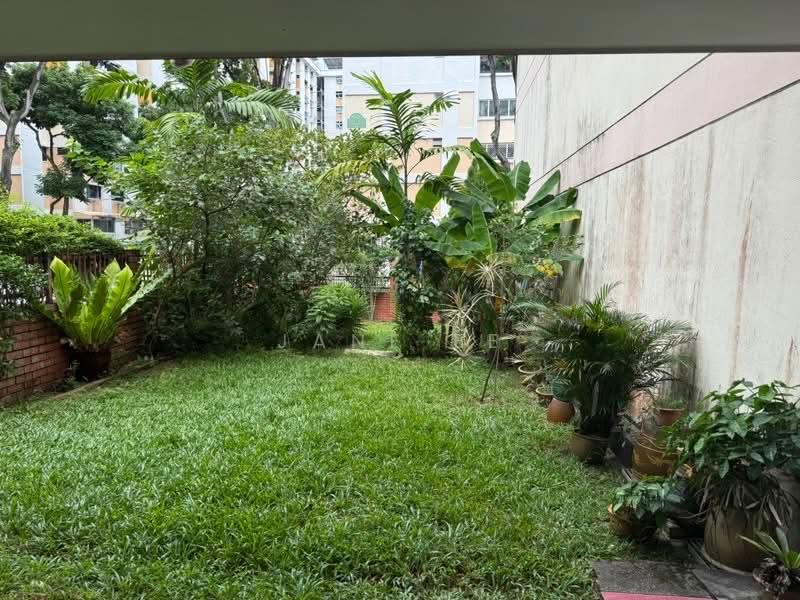 17 Recreation Lane, Recreation Lane, 5 Bedrooms, 2,970 sqft, Terraced House For Sale, by Jane Ee, 500171291 - PropertyGuru.com.sg