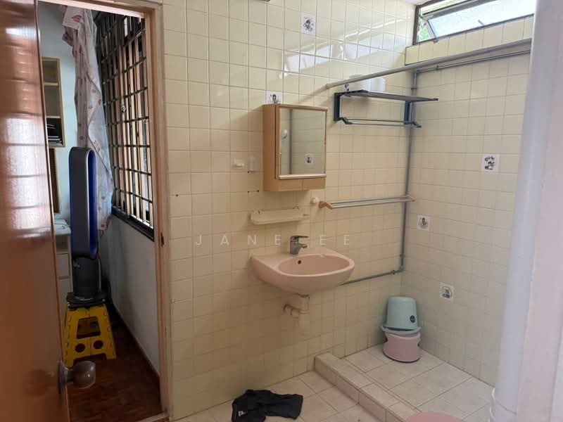 17 Recreation Lane, Recreation Lane, 5 Bedrooms, 2,970 sqft, Terraced House For Sale, by Jane Ee, 500171291 - PropertyGuru.com.sg