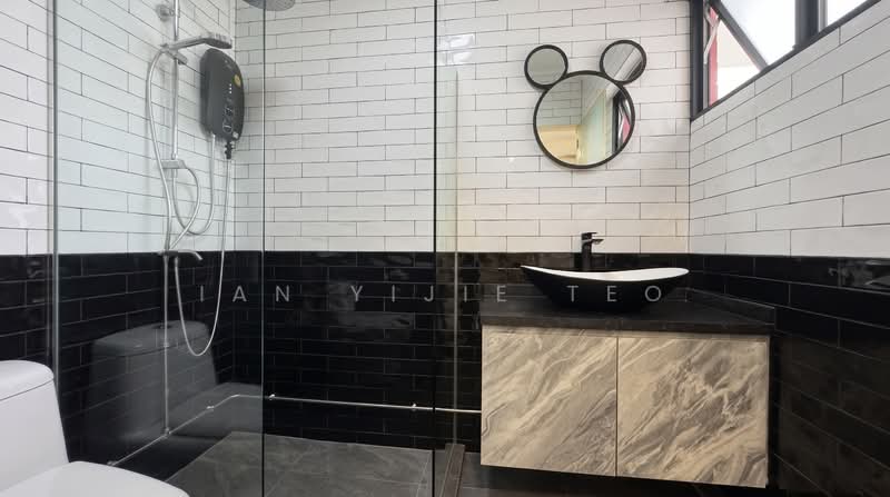 S.U.P.E.R C.H.E.A.P! 6 mins to Pioneer MRT! 3 Supermarkets in 6 mins!, Jurong West Street 71, 3 Bedrooms, 1,571 sqft, HDB Flat For Sale, by Ian Yijie Teo, 500171292 - Bathroom - PropertyGuru.com.sg