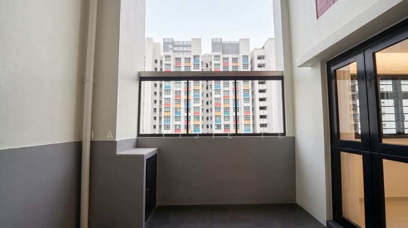 S.U.P.E.R C.H.E.A.P! 6 mins to Pioneer MRT! 3 Supermarkets in 6 mins!, Jurong West Street 71, 3 Bedrooms, 1,571 sqft, HDB Flat For Sale, by Ian Yijie Teo, 500171292 - Balcony - PropertyGuru.com.sg