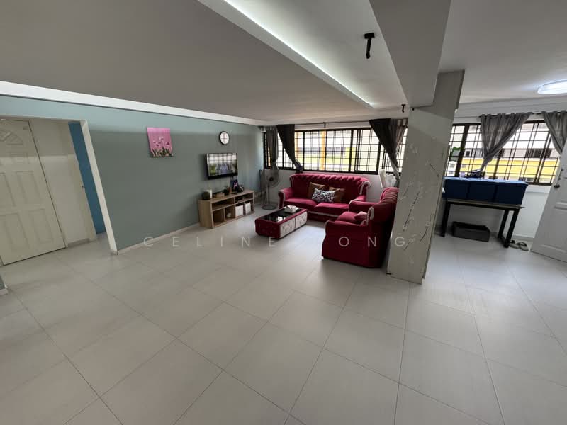 805 Yishun Ring Road, 805 Yishun Ring Road, 3 Bedrooms, 1,313 sqft, HDB Flat For Sale, by Celine Tong, 500171294 - Living Room - PropertyGuru.com.sg