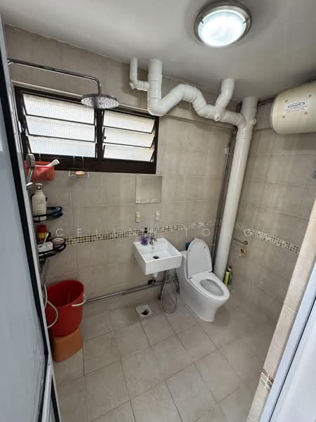 805 Yishun Ring Road, 805 Yishun Ring Road, 3 Bedrooms, 1,313 sqft, HDB Flat For Sale, by Celine Tong, 500171294 - Bathroom - PropertyGuru.com.sg