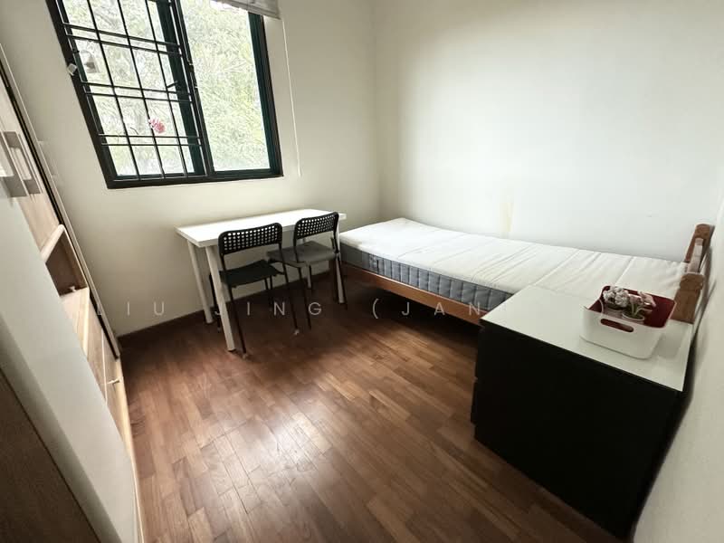 129 Bedok North Street 2, 129 Bedok North Street 2, 2 Bedrooms, 721 sqft, HDB Flat For Rent, by Liu Jing (Janice), 500171303 - Bedroom - PropertyGuru.com.sg