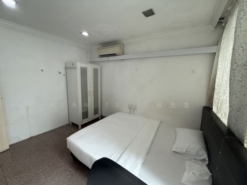 Cheap Bedroom @ Sixth Ave MRT, Sixth Ave, Room Rental, 100 sqft, Terraced House For Rent, by Alan Tsui 徐先生, 500171306 - Bedroom - PropertyGuru.com.sg