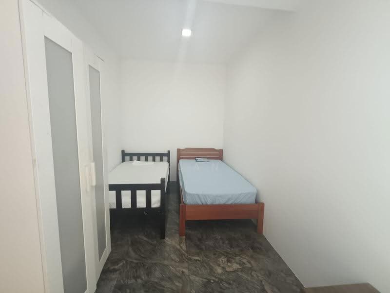 Cheap Bedroom @ Sixth Ave MRT, Sixth Ave, Tanglin / Holland / Bukit Timah, Room Rental, 70 sqft, Terraced House For Rent, by Alan Tsui 徐先生, 500171306 - Bedroom - PropertyGuru.com.sg