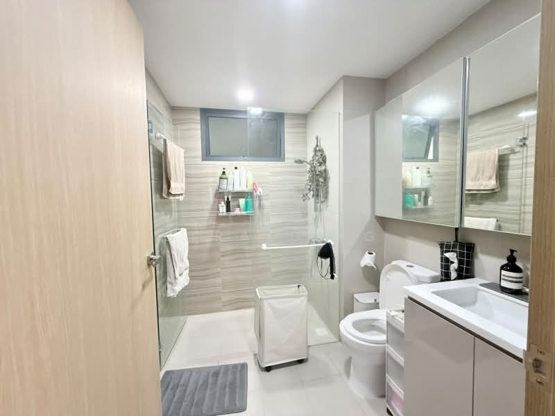 Wandervale, 351 Choa Chu Kang Avenue 3, 3 Bedrooms, 958 sqft, Executive Condominium For Sale, by Gerald Ng, 500171321 - Bathroom - PropertyGuru.com.sg